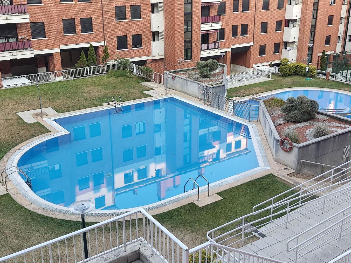 Appartamento Precioso apartamento con terraza y piscina Castro Urdiales Esterno foto