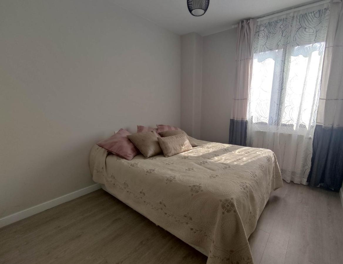 Appartamento Precioso apartamento con terraza y piscina Castro Urdiales Esterno foto