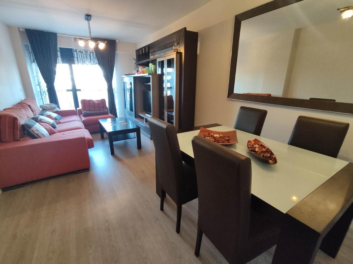 Appartamento Precioso apartamento con terraza y piscina Castro Urdiales Esterno foto