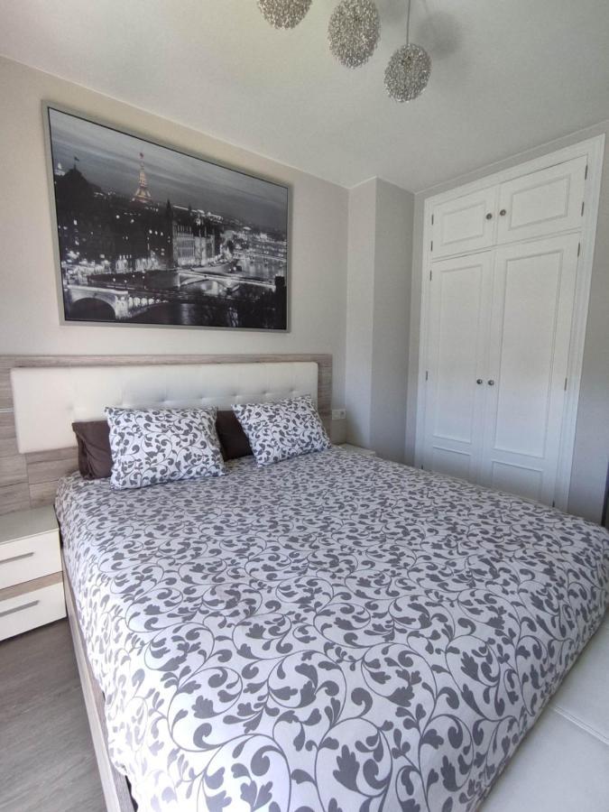 Appartamento Precioso apartamento con terraza y piscina Castro Urdiales Esterno foto