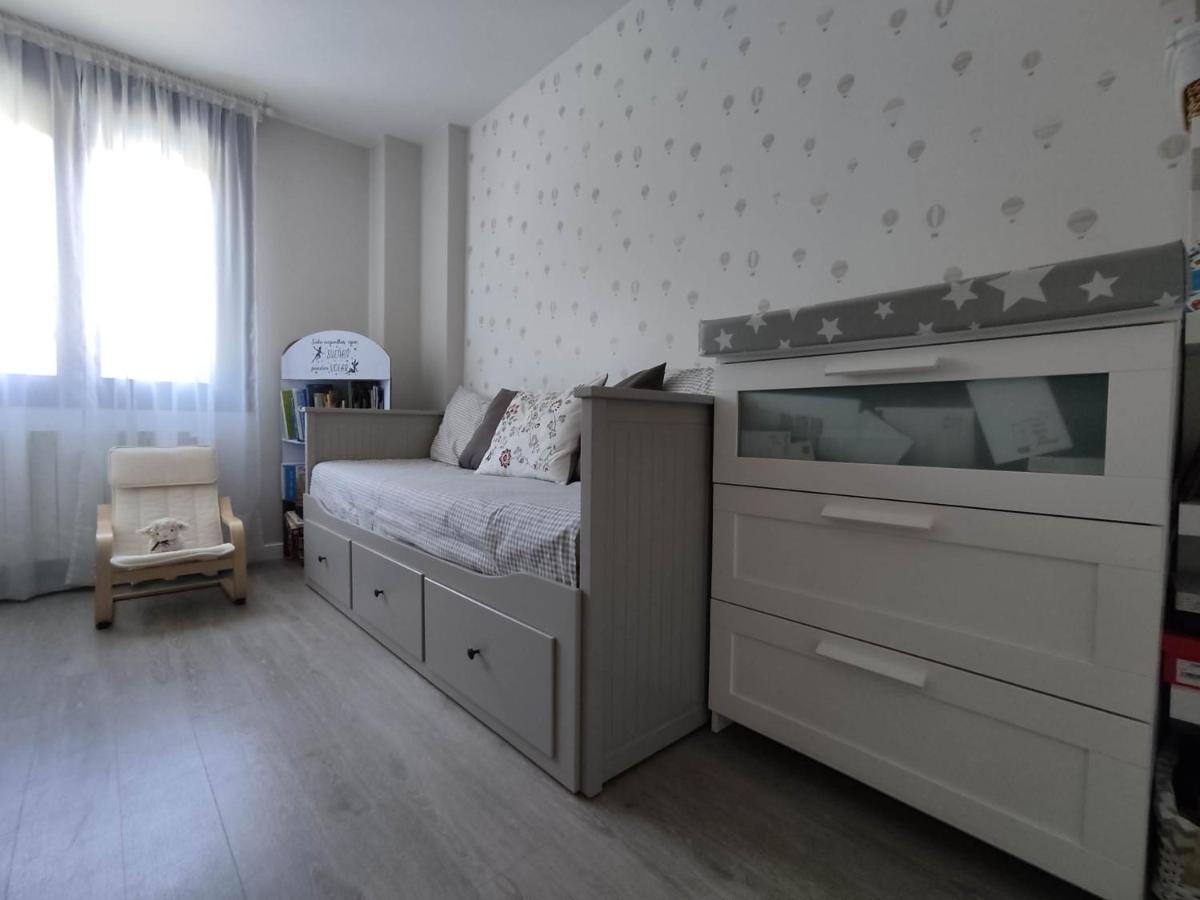 Appartamento Precioso apartamento con terraza y piscina Castro Urdiales Esterno foto
