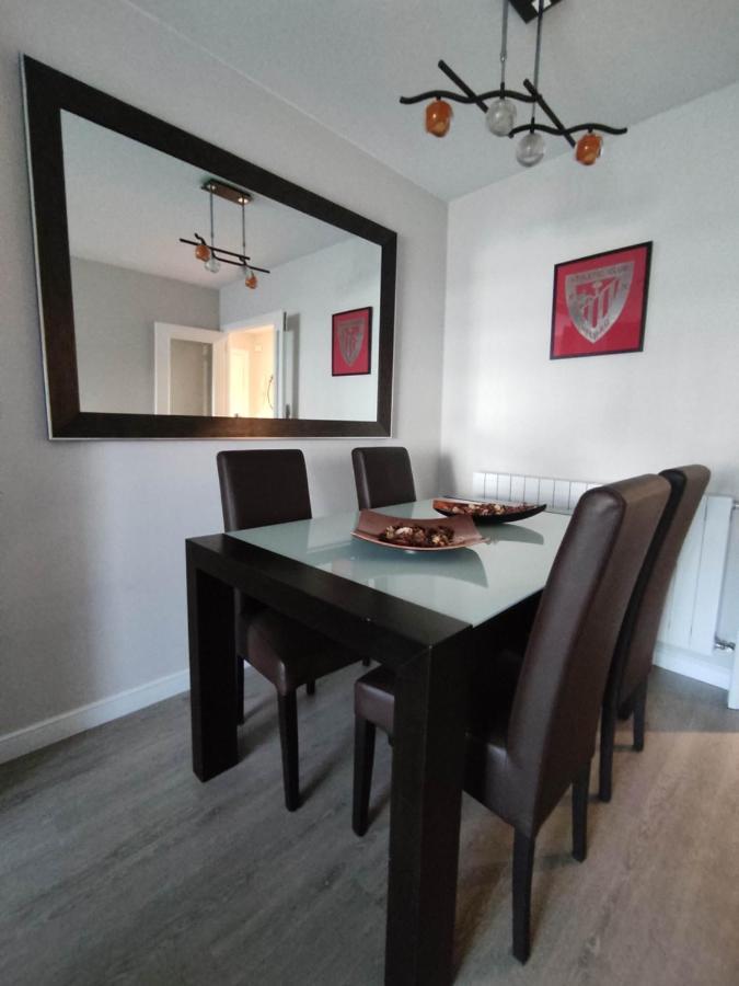 Appartamento Precioso apartamento con terraza y piscina Castro Urdiales Esterno foto
