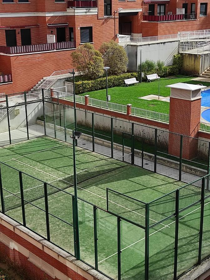 Appartamento Precioso apartamento con terraza y piscina Castro Urdiales Esterno foto