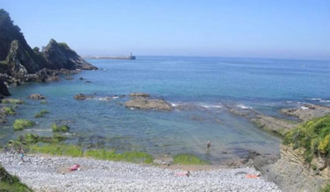 Appartamento Precioso apartamento con terraza y piscina Castro Urdiales Esterno foto